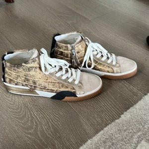 Women size 9 dolce vita sneakers